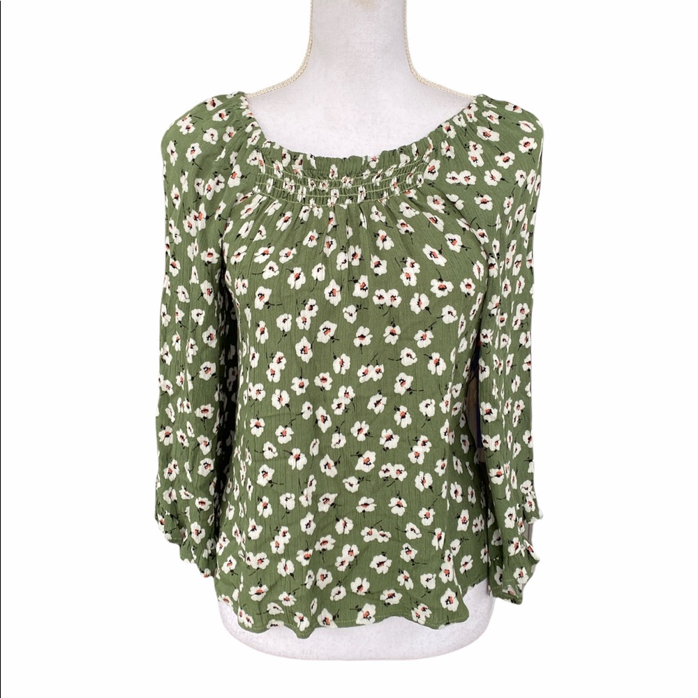Love Alexa 💕 green floral long sleeve top 1️⃣